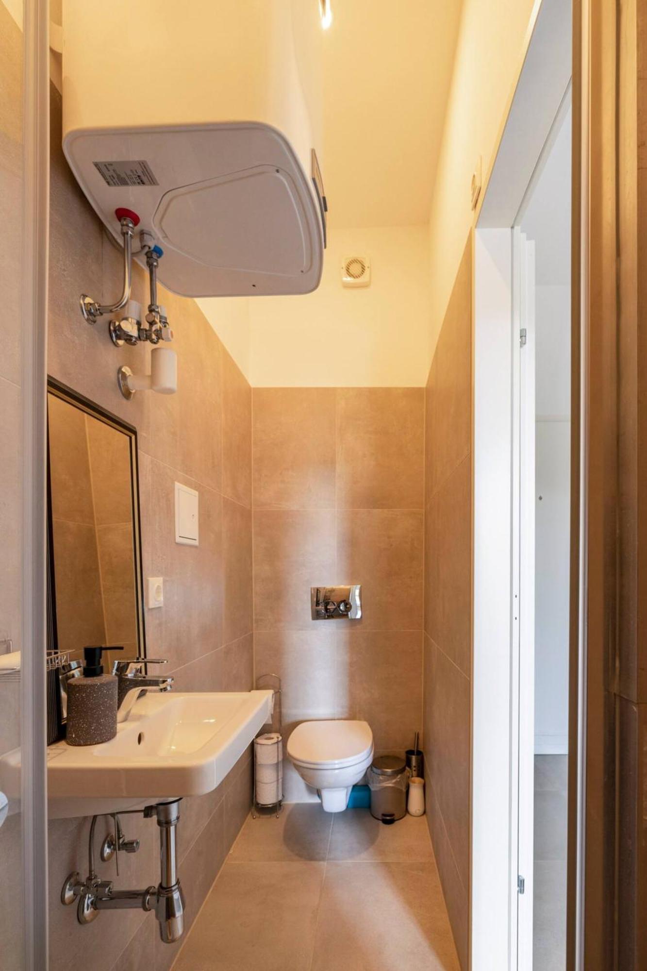 Apartment Near Schoenbrunn & Metro Wien Eksteriør billede