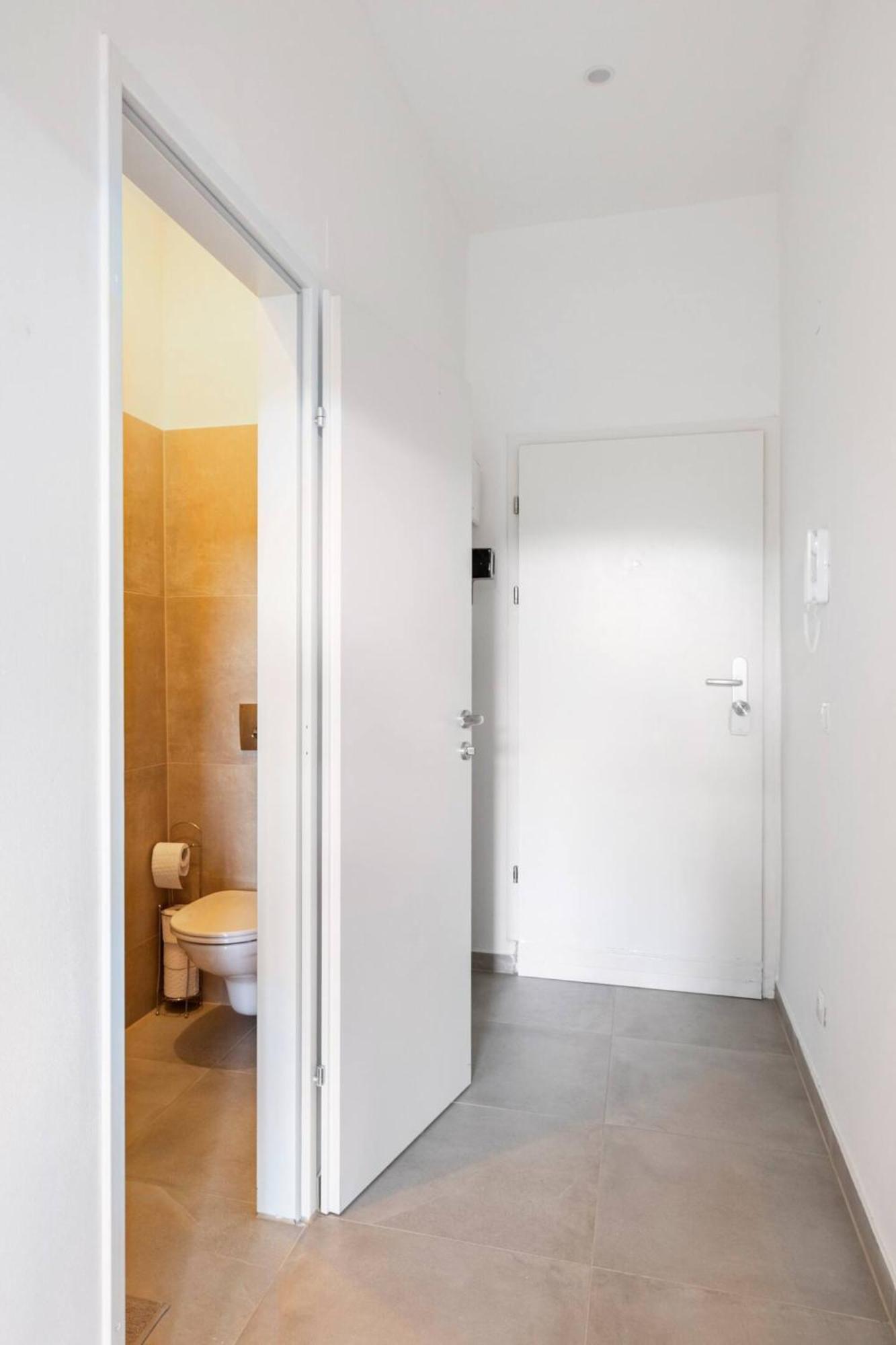 Apartment Near Schoenbrunn & Metro Wien Eksteriør billede