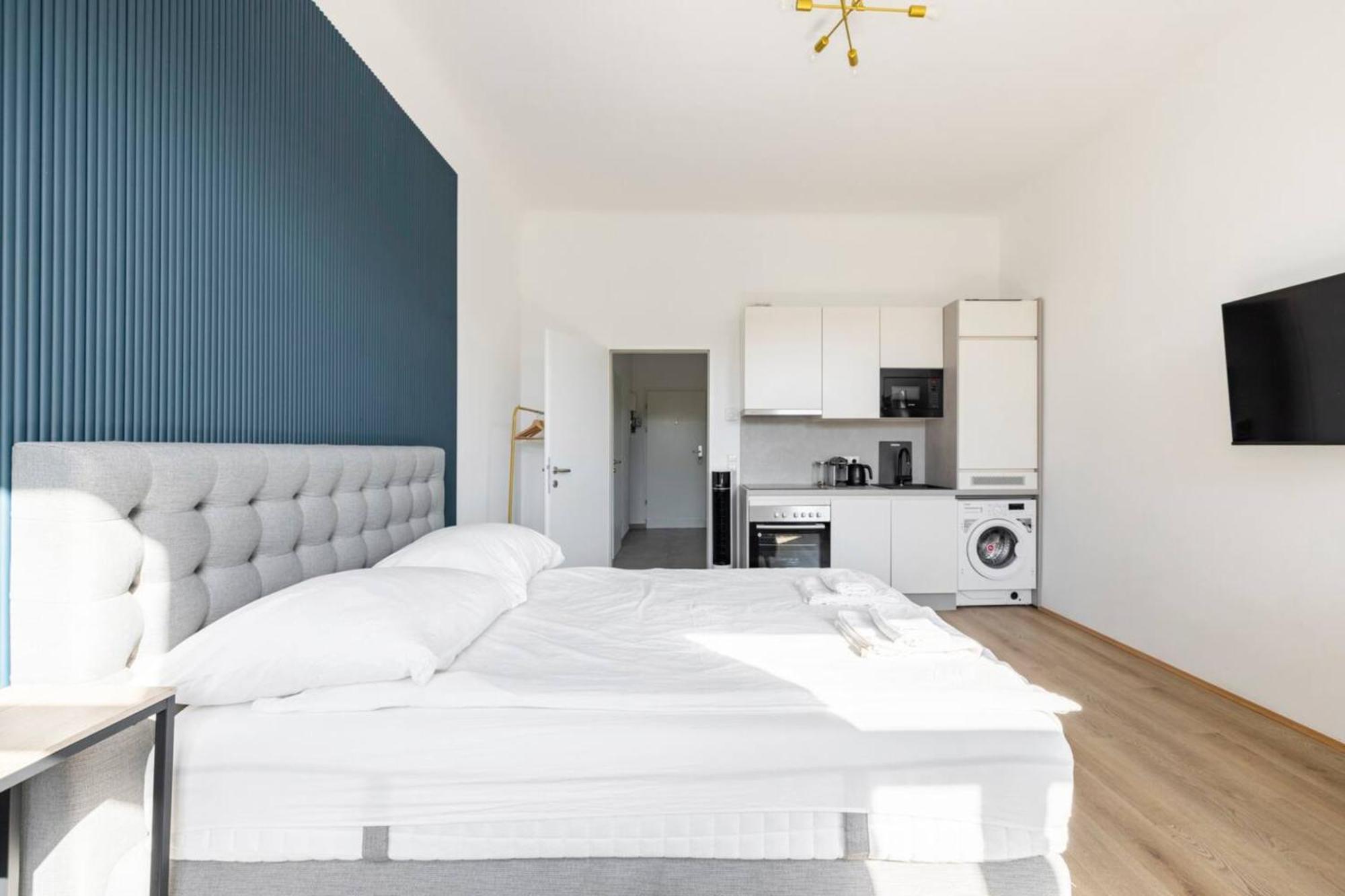 Apartment Near Schoenbrunn & Metro Wien Eksteriør billede